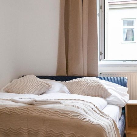 Prime Location & Peaceful Shared 2 Bedroom Apt With Backyard Βιέννη Εξωτερικό φωτογραφία