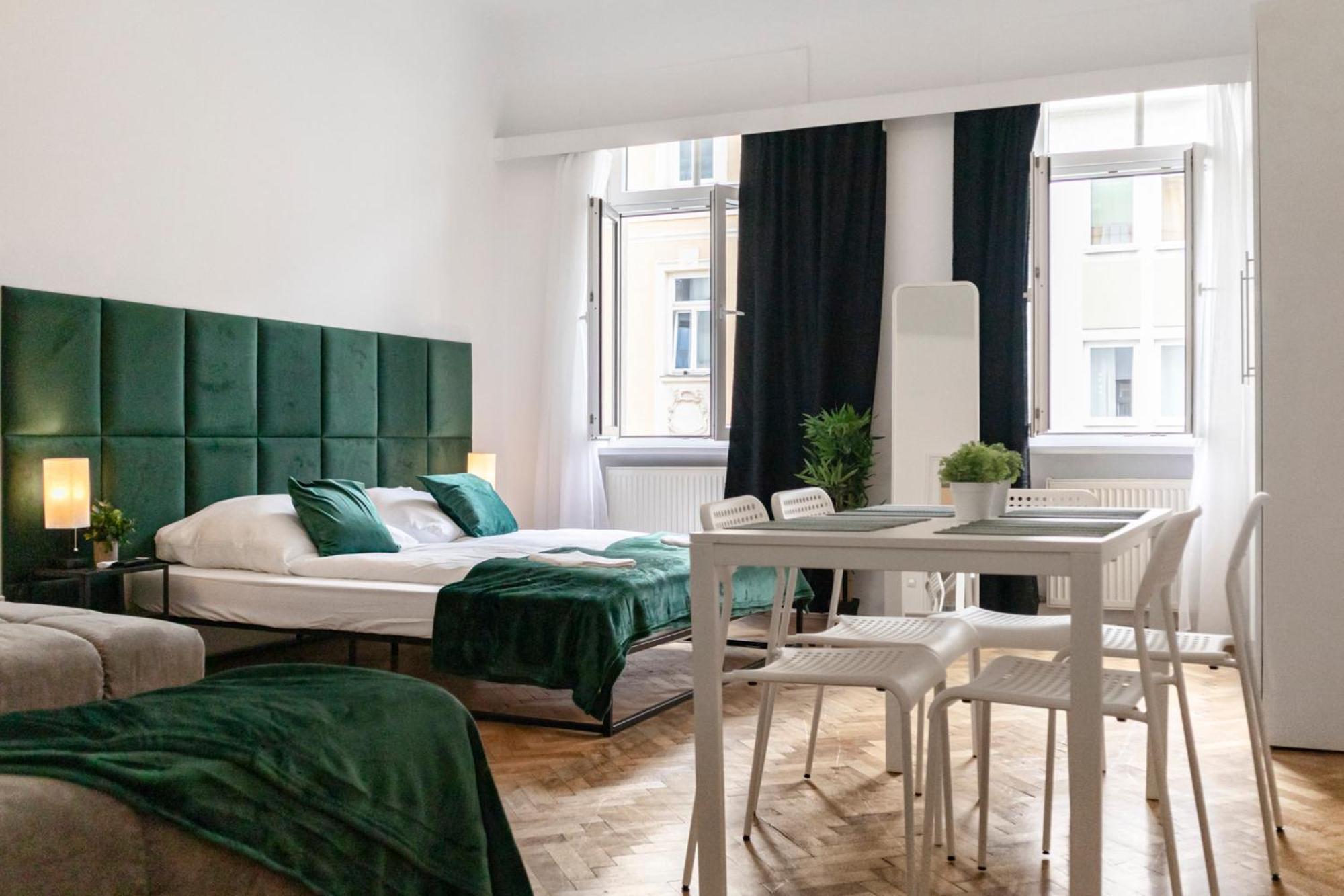 Prime Location & Peaceful Shared 2 Bedroom Apt With Backyard Βιέννη Εξωτερικό φωτογραφία